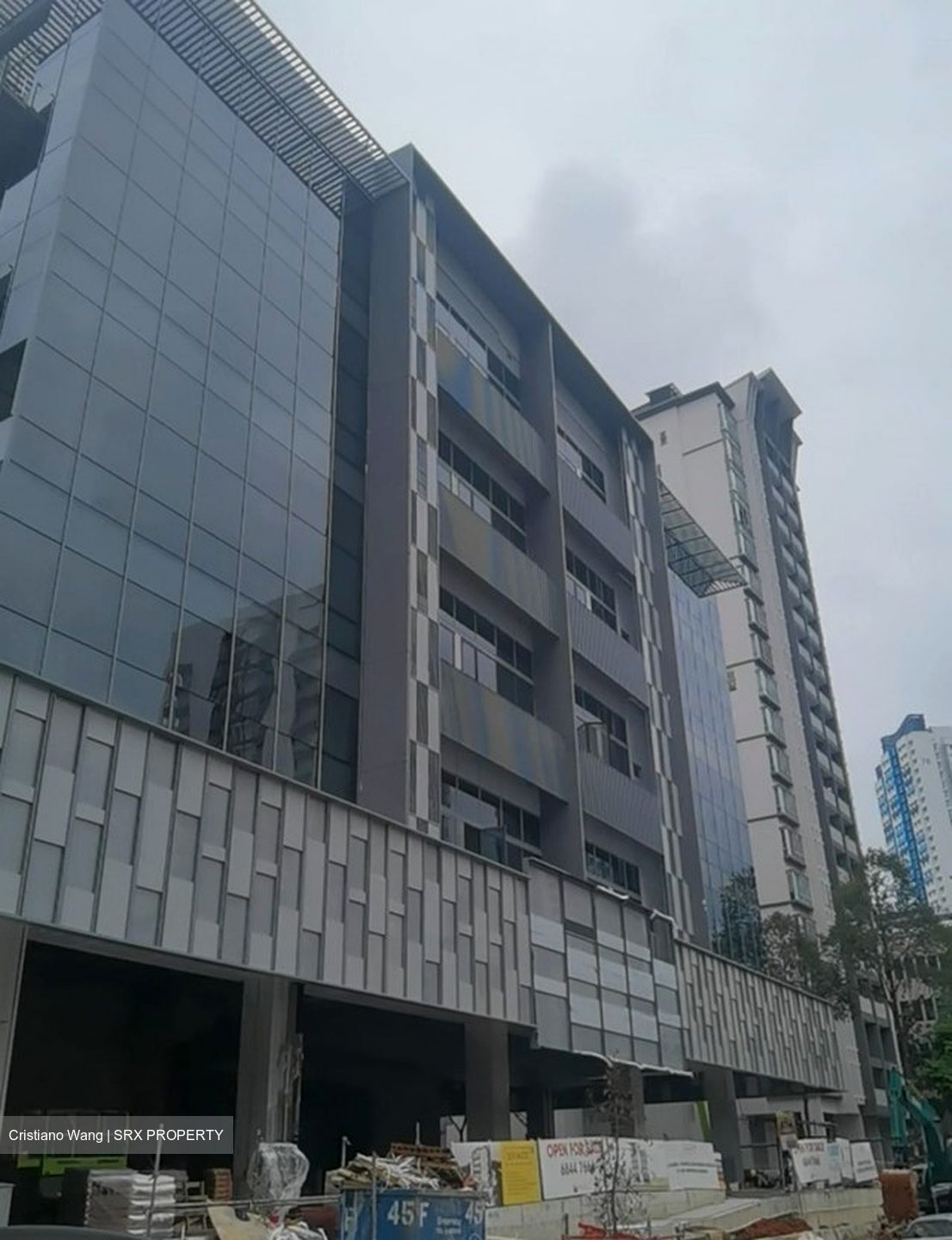 Space 18 (D12), Warehouse #561137751